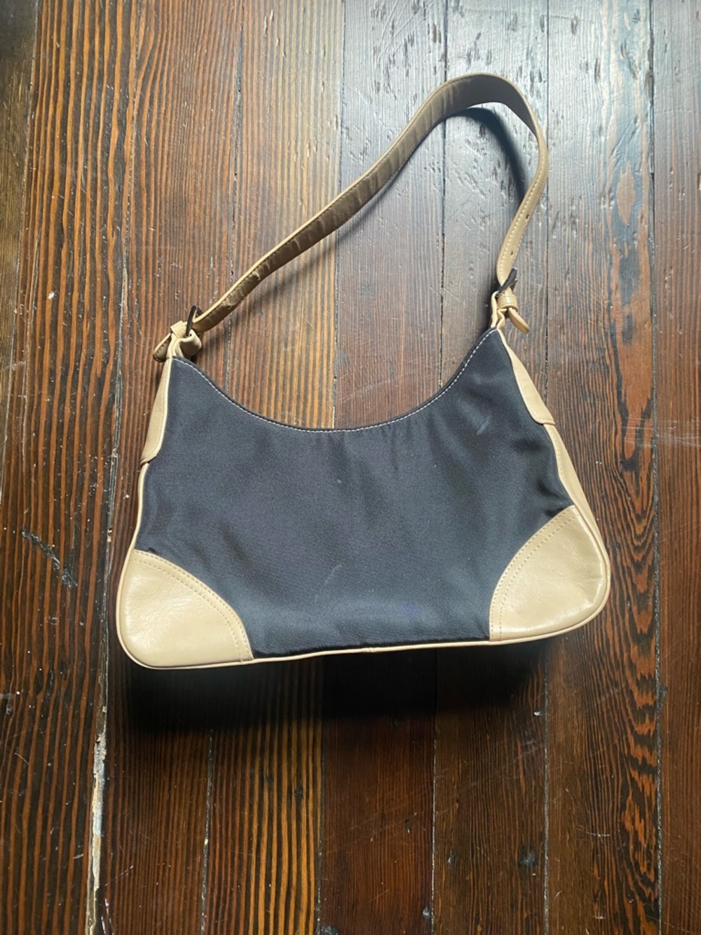 Danier Leather Black and Tan Purse